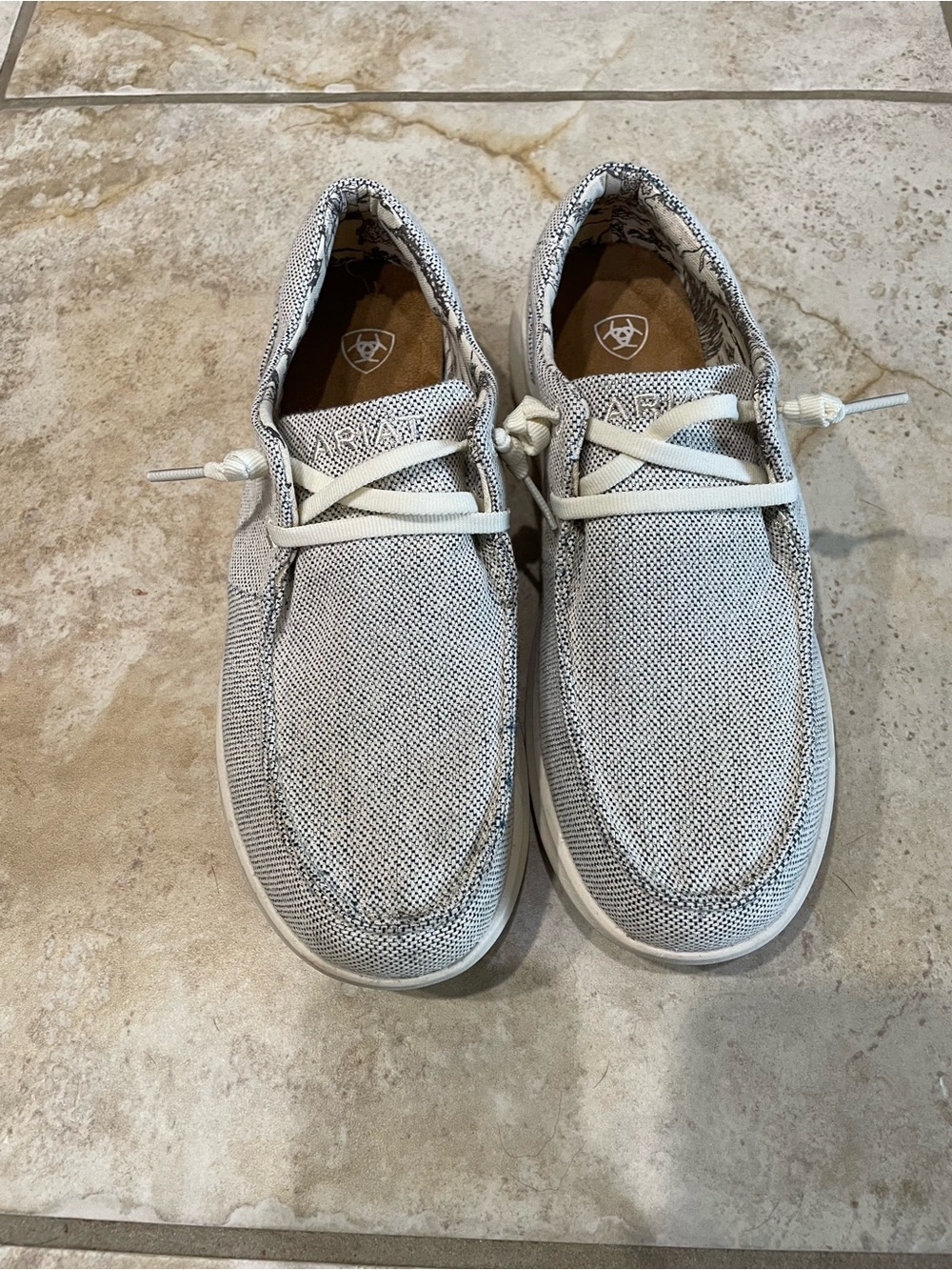 Ariat Hilo 8 Light Gray Canvas Slip-Ons